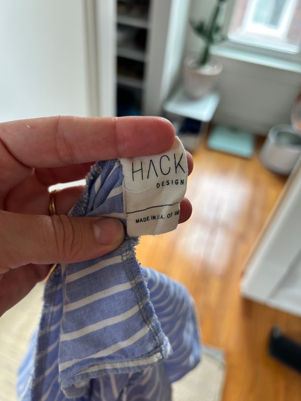 Hackwith Design reversible wrap top - Picture 5 of 6